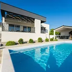 Barbara-holiday With Sea View Villa *