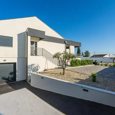 Barbara-holiday With Sea View Vila